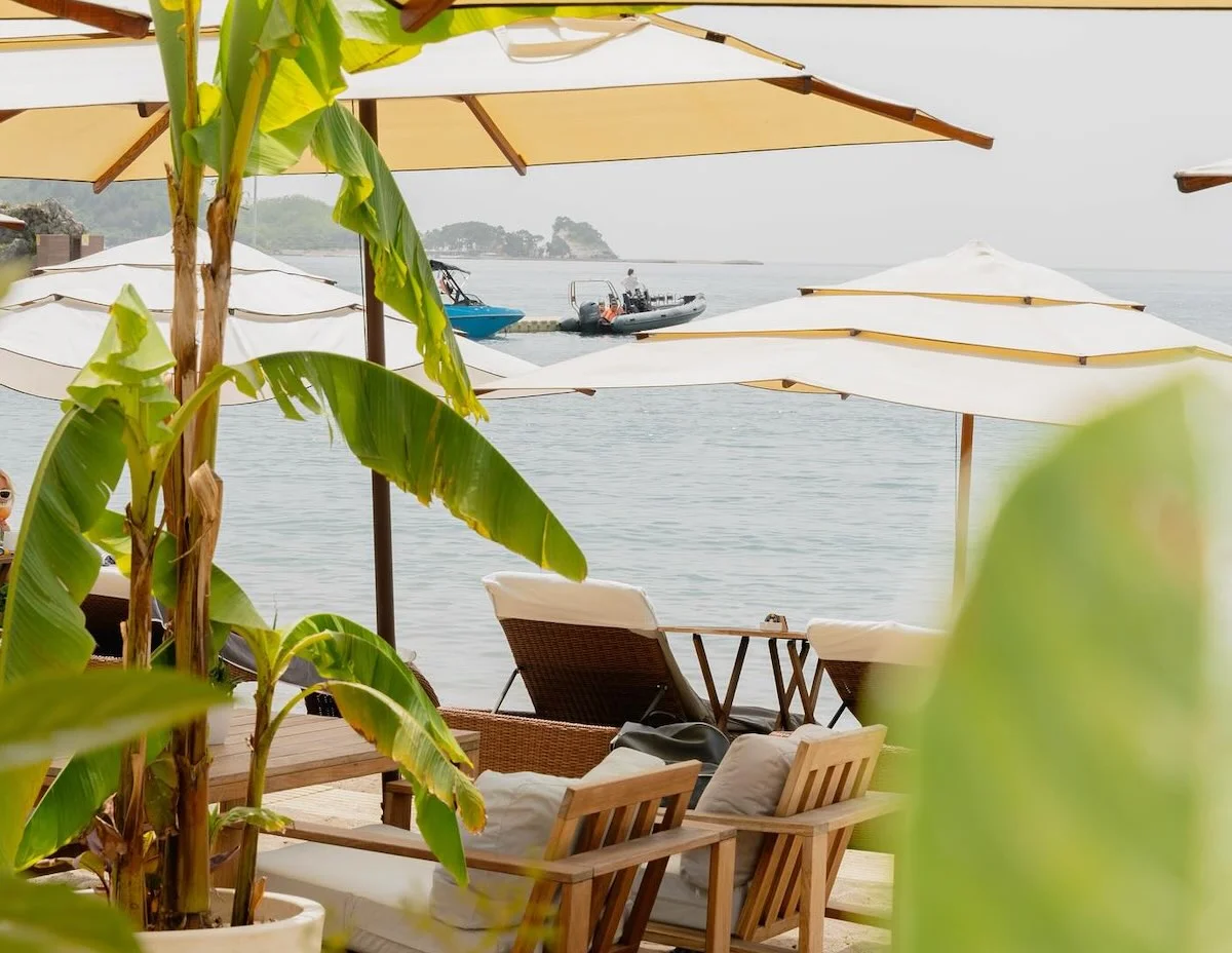 Dukley Restaurant and Beach