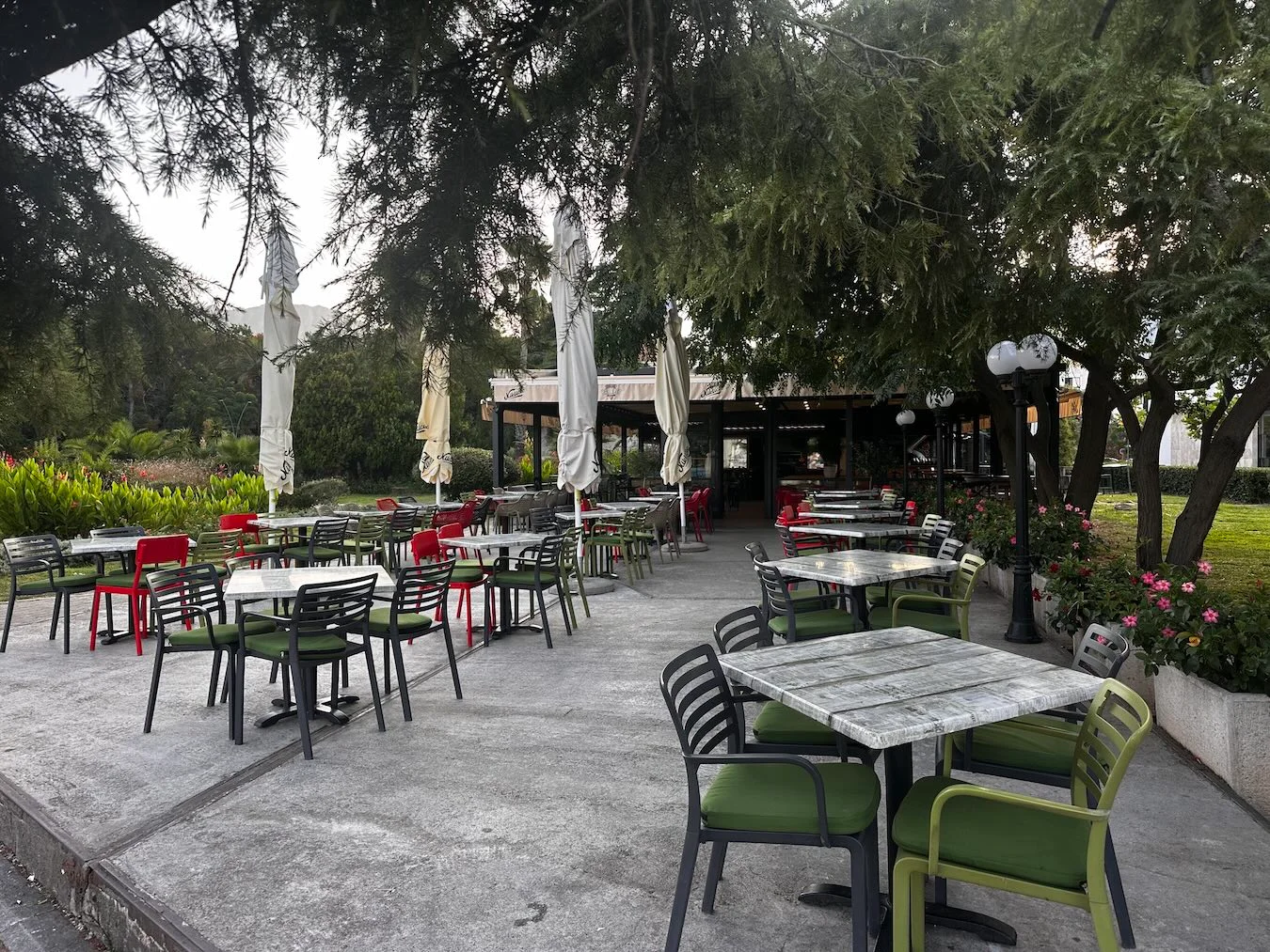 Parapet Pizza & Grill